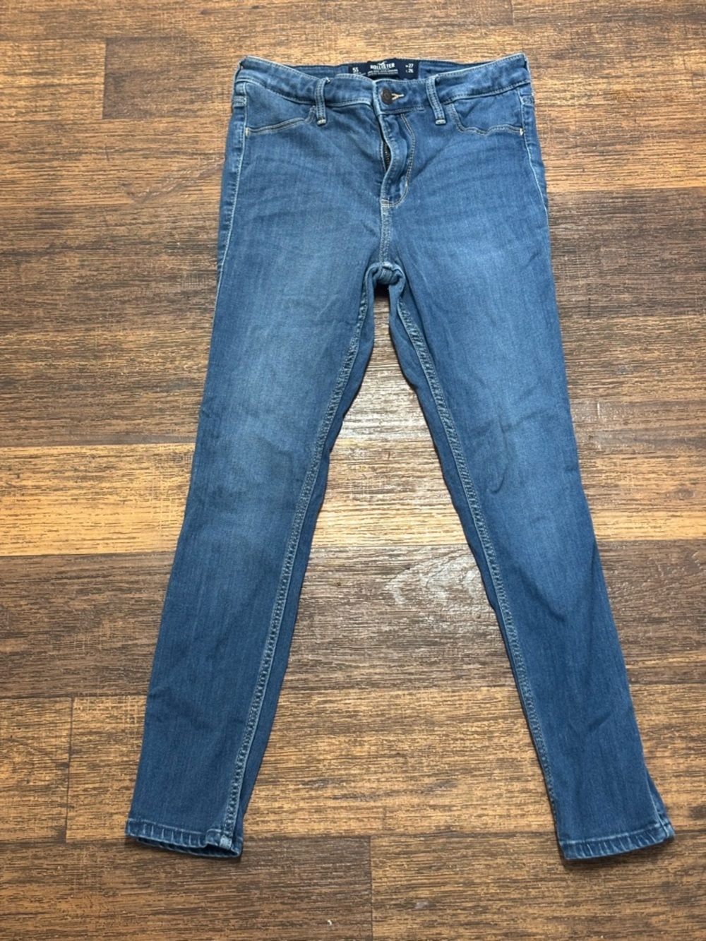 Hollister Medium Blue Skinny Jeans size 5 short jeggings